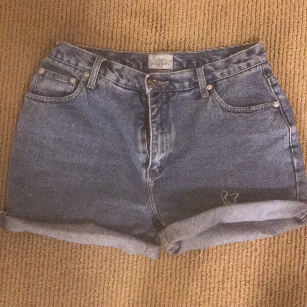 High wasted denim shorts